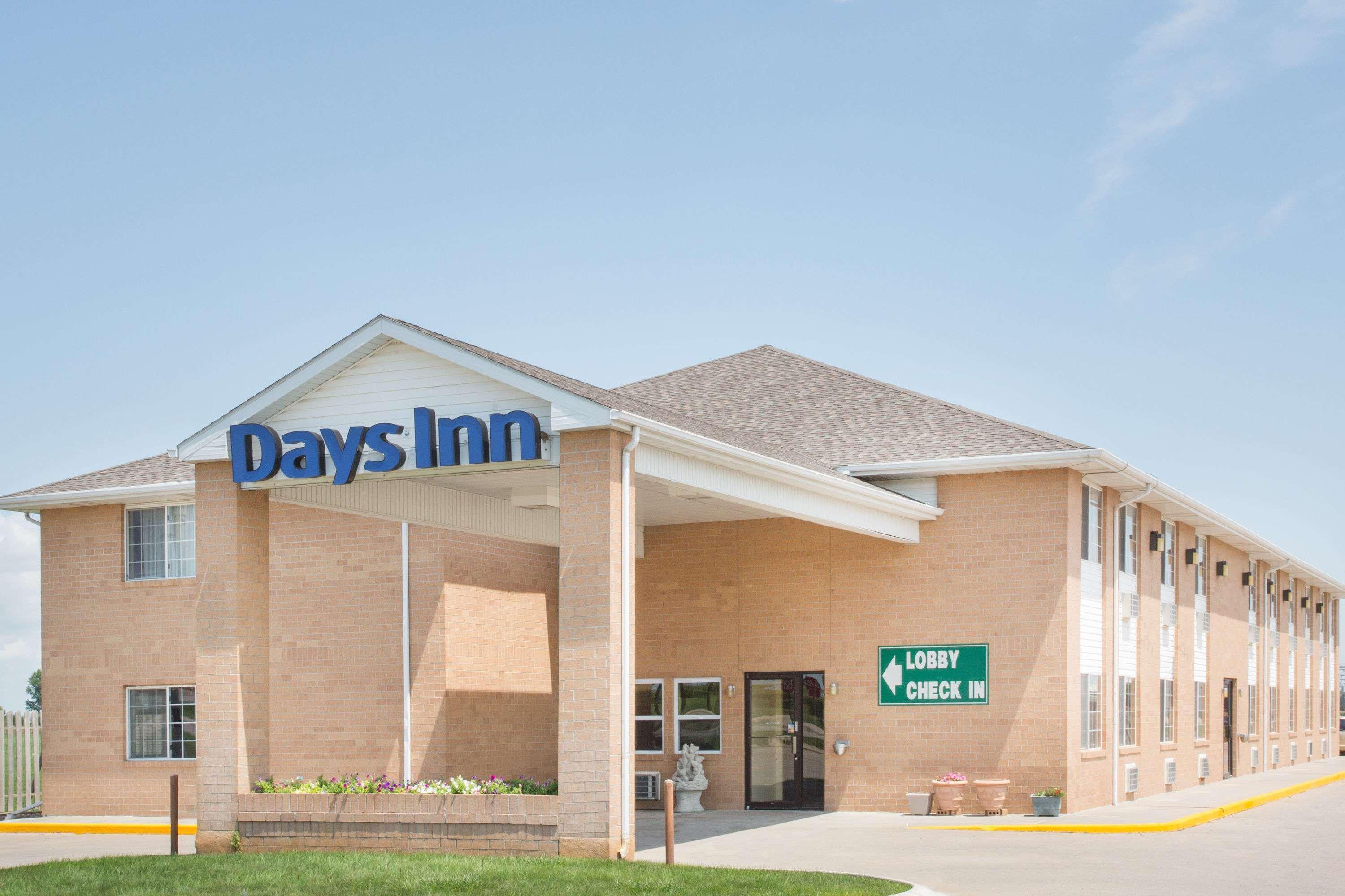 Days Inn By Wyndham Lexington Ne Exteriér fotografie